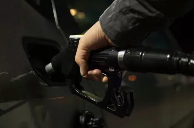 5 fuel efficient driving habits